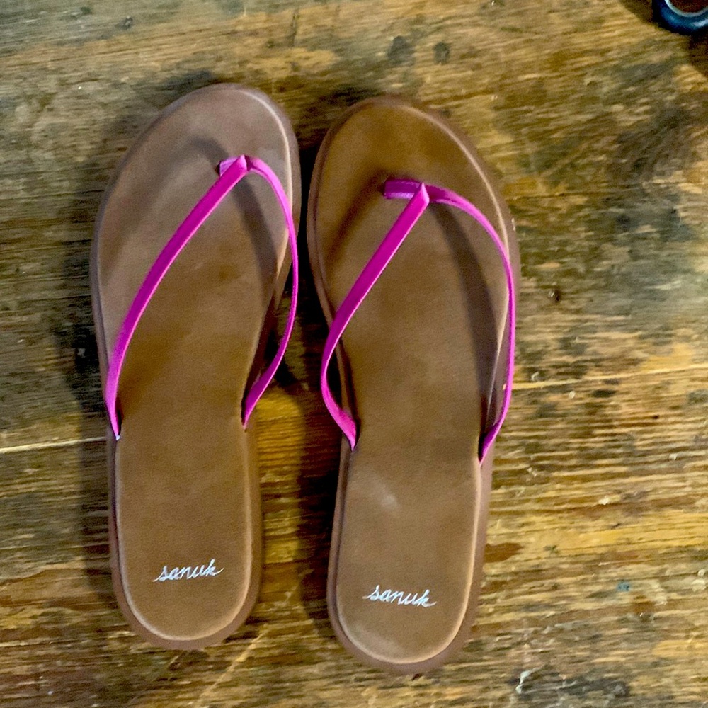 Sanuk Sandals (NWOT)